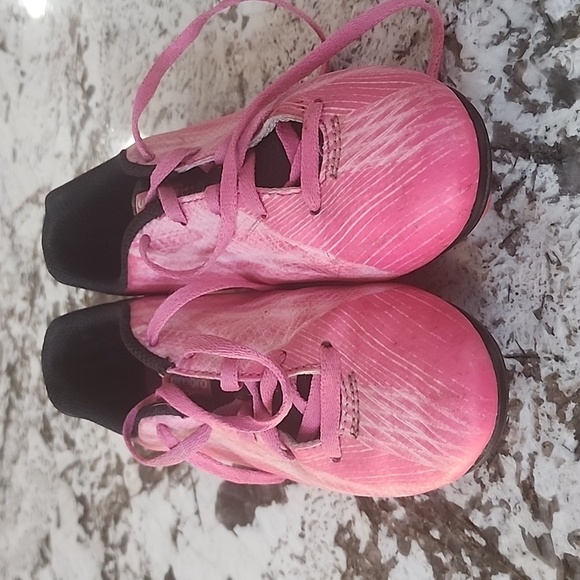 Umbro Youth Soccer Cleats - Picture 3 of 8